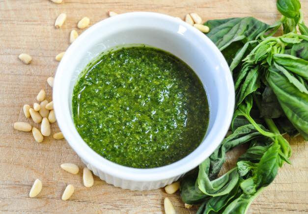 Spinach and Flaxseed Pesto Sauce
